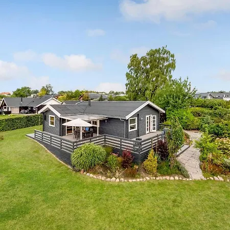 Casa vacanze Awesome In W/ 3 Bedrooms Rønde