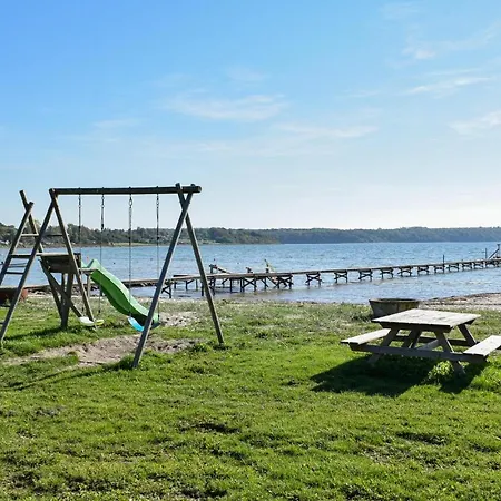 Awesome In W/ 3 Bedrooms Casa vacanze Rønde