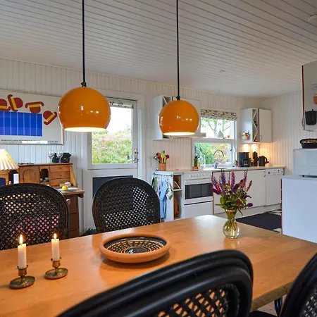 Awesome In W/ 3 Bedrooms Casa vacanze Rønde